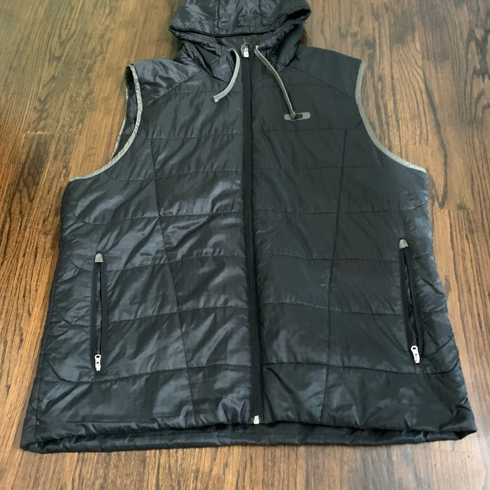 It is a Oakley vest that goes with anything.